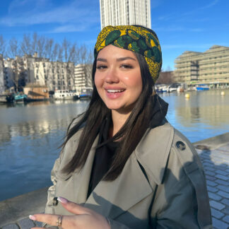 Turban vert et jaune tressé en wax